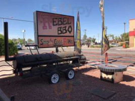 Rebel Bbq outside