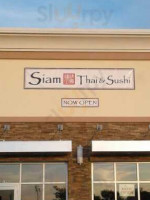 Siam Thai Sushi outside