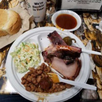 Brian's B-q food