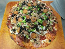 Pogo's Pizza food