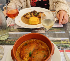 Le Bistrot De La Mere Simone food