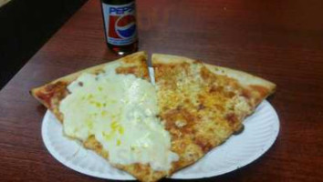 Calabria Pizzeria food