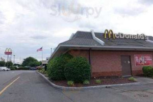 McDonald's Restaurant outside