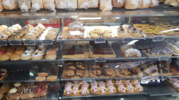 Lake Mulwala Bakery food