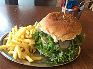 Barlin Burger food