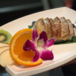Ginger Leaf Dentro