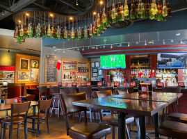 Red Robin Gourmet Burgers And Brews food