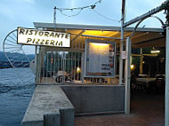 Pizzeria Molo inside