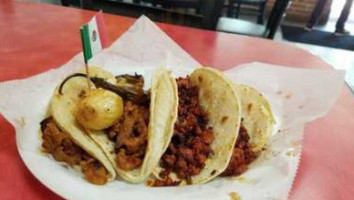 Taqueria Mi Pueblo food