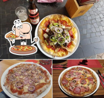 Pizzeria Carl-zone food