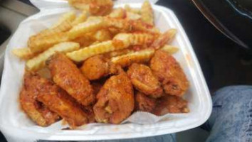 Us Wings Deli- West Beltline food