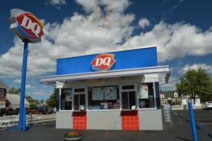 Dairy Queen (treat) outside