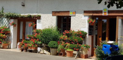 Ferme auberge Marquine outside