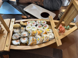 44 Sushi food