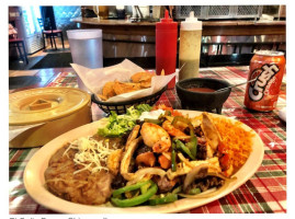 El Gallo Bravo food