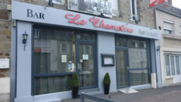 Le Champetre outside