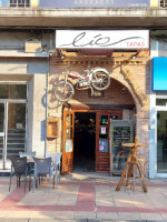 Lio Tapas inside