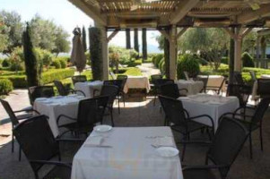 Bouquet Restaurant Bar At Ponte Vineyard Inn inside