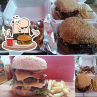 2b's Burger Haus food