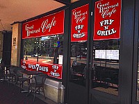 Grand Boulevard Cafe outside