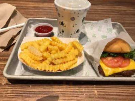 Shake Shack New Haven food