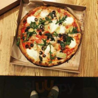 Blaze Pizza food