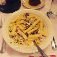 Maggiano's Little Italy food