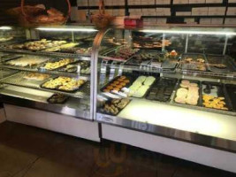 Shashy's Bakery Fine Foods food