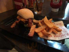 Red Robin Gourmet Burgers And Brews food