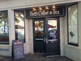 Peet's Coffee Tea outside