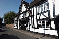 The Tiger Inn outside