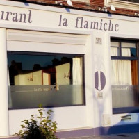 La Flamiche outside