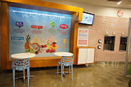 Berryme Frozen Yogurt inside