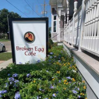 Another Broken Egg Cafe outside