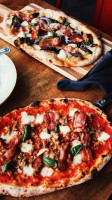 Industria Pizzeria + Bar food