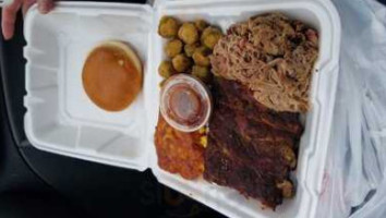 Delauder's Bbq food