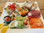 2j Sushi St Cyr Sur Mer food