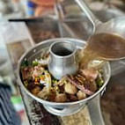 ก๋วยเตี๋ยวเนื้อ ลกซุน Lu Xun food