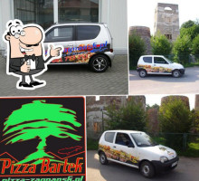 Pizza Bartek outside