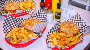 Teddys American Diner food