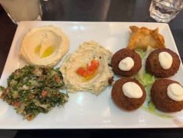 Le Roi Falafel food