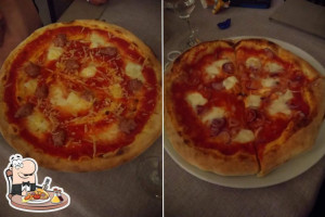 La Vigna Pizza E Cucina food