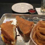 Lou's Full-Serv Cibo