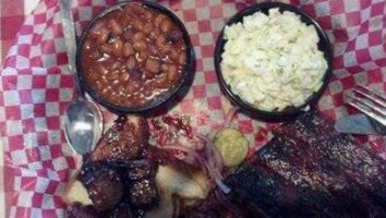 Famous Dave's -b-que food