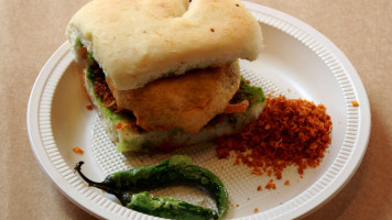 Aatmiya Vadapavv food