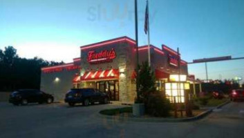 Freddy's Frozen Custard & Steakburgers inside