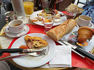 Brasserie La Fontaine food