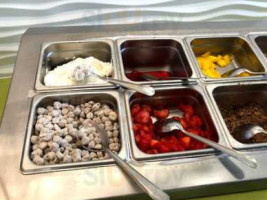 Menchie?s Frozen Yogurt food