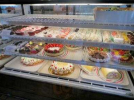 Dianda's Italian American Pastry Co. inside