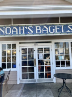 Noah's Bagels food